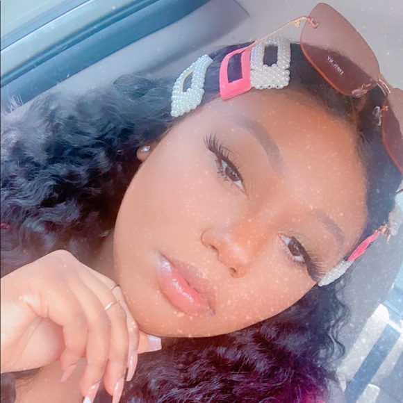 Meet your Posher, Brittany - Picture 1 of 1